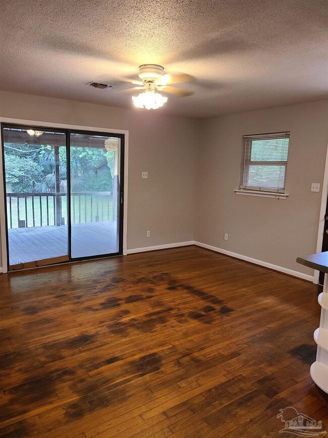 Photo - 7758 Kipling St