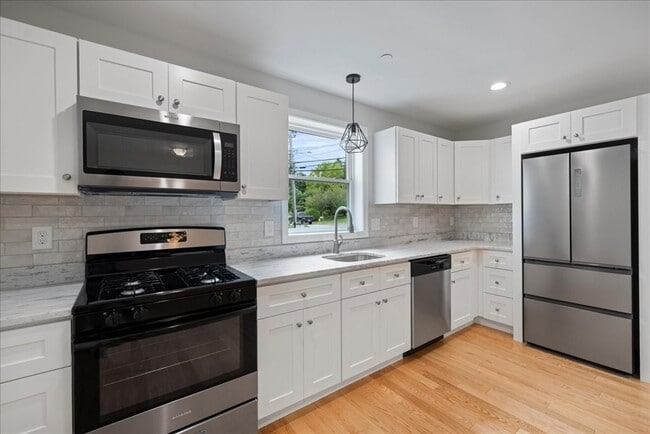 Building Photo - 64 N Main St Unit 64 Rental
