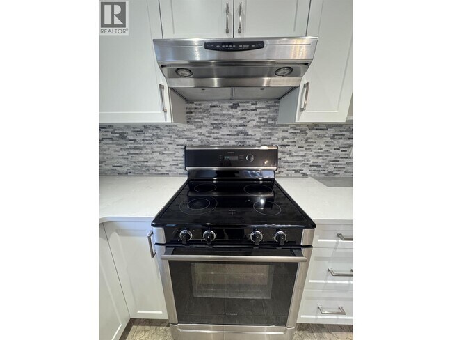 Photo - 23881-2114A 114A Ave