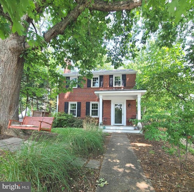 Photo - 855 N Larrimore St Casa