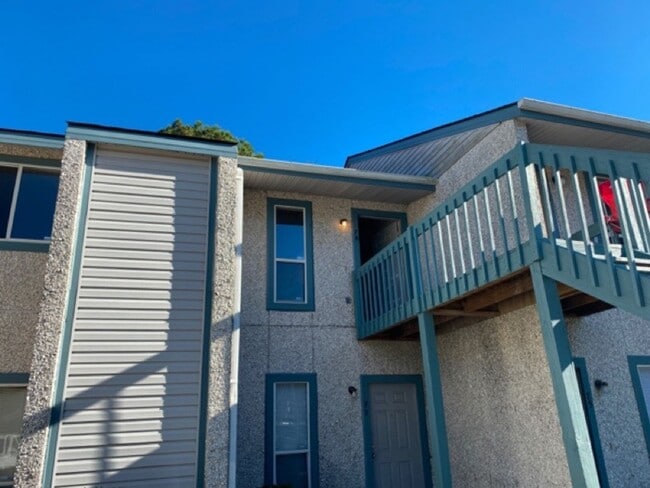 Building Photo - AVAILABLE AUGUST! [NO PETS PERMITTED] Rental