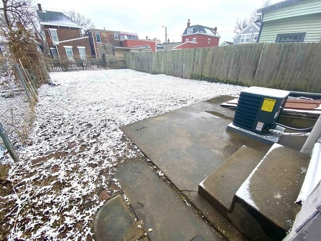 Photo - 313 E 16th St