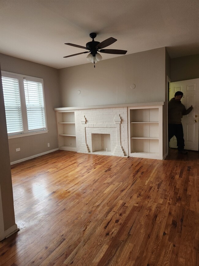 Living room - 2206 E 84th St Unit 2