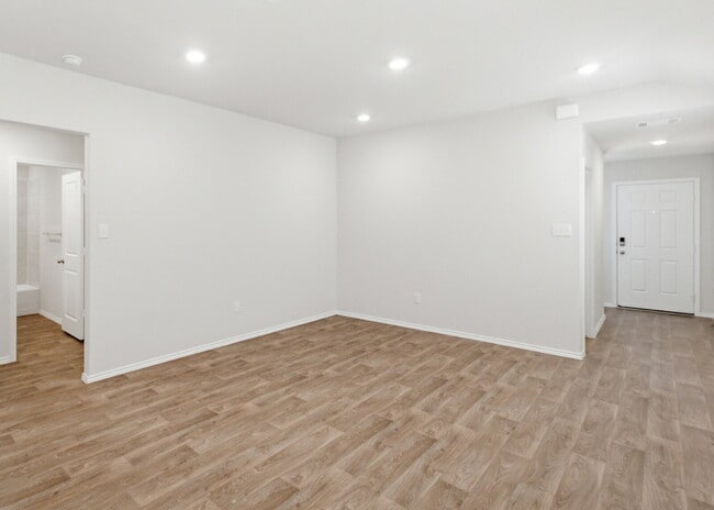 Photo - 3 Bedroom Home with Open Layout and Covered Patio in Creekside Farms!