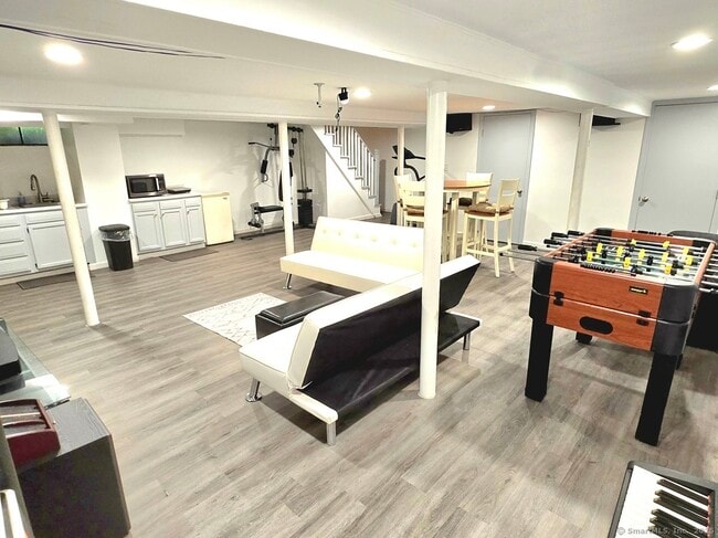 Photo - 196 Ridgewood Rd