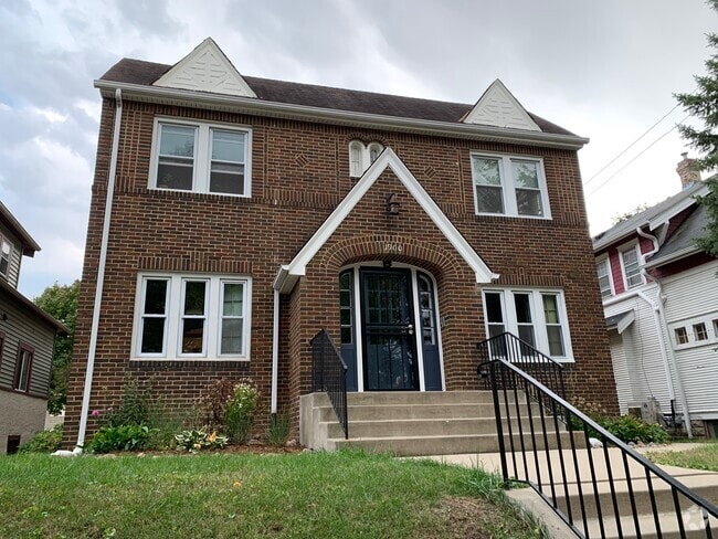 Building Photo - 1900 Grand Ave Unit #2 Rental