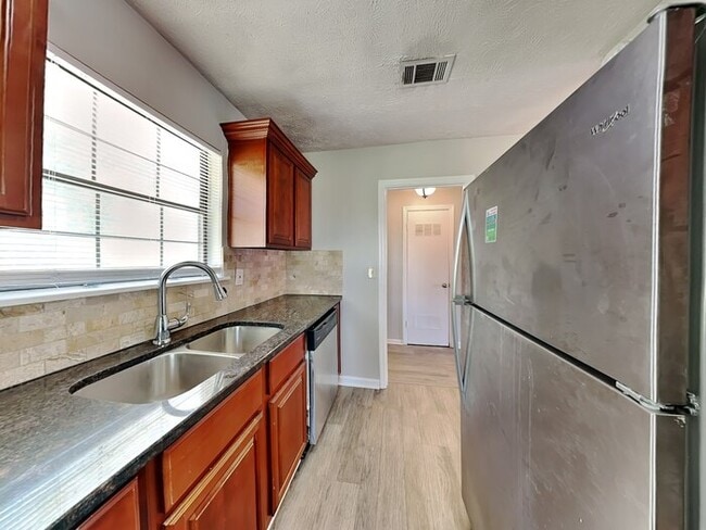 Photo - 1749 Big Valley Way