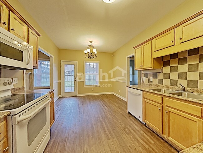 Photo - 711 Riata Ct