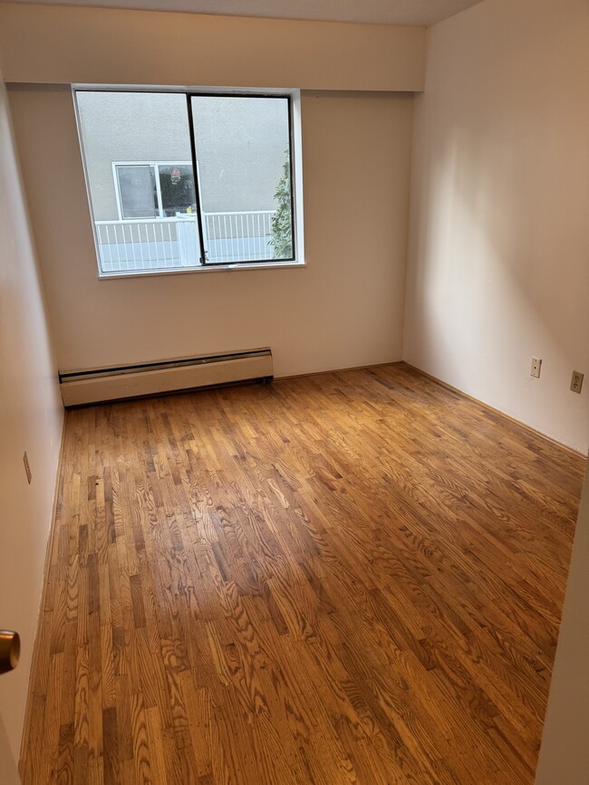 2nd Bedroom - 5127 Irving St Unit 107