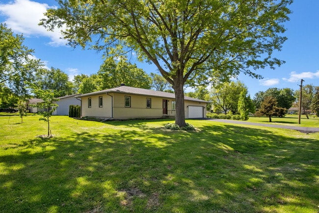 Photo - 104 N Spruce St