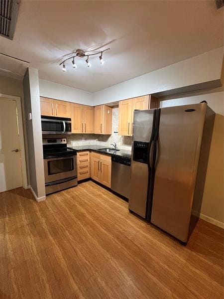 Building Photo - 713 SE 18th St Unit 2 Rental