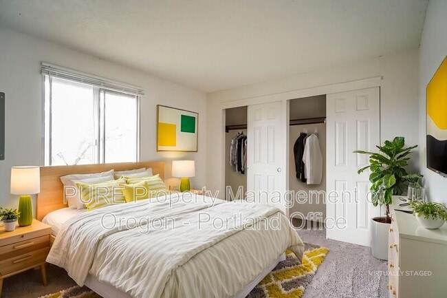 Photo - 14134 NE Sandy Blvd Unit D-08