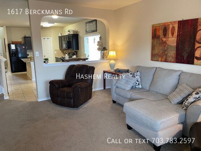 Photo - 1617 Berckmans Rd