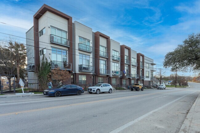 Photo - 1 Newell Ave