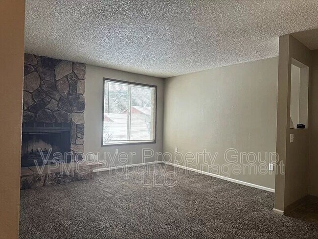 Photo - 5415 NE 34th St Unidad : B