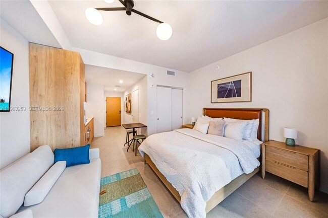 Photo - 11 NE 6th St Unidad 1208