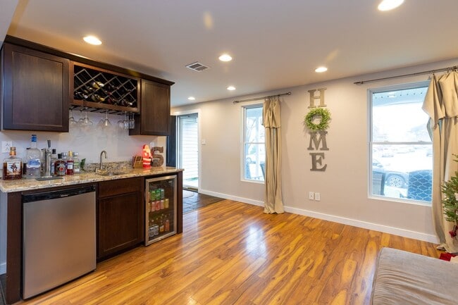 Photo - Spacious 4 Bedroom 3 Bath Home
