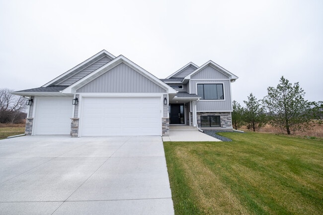 Building Photo - 26391 Preserve Dr