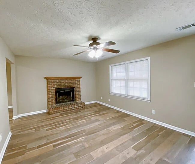 Family Room - 6341 Spout Springs Rd