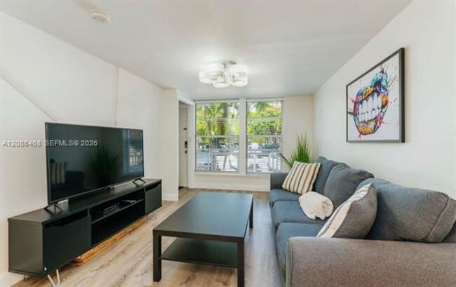 Photo - 6865 Bay Dr Unidad 6865 Bay Dr # 7