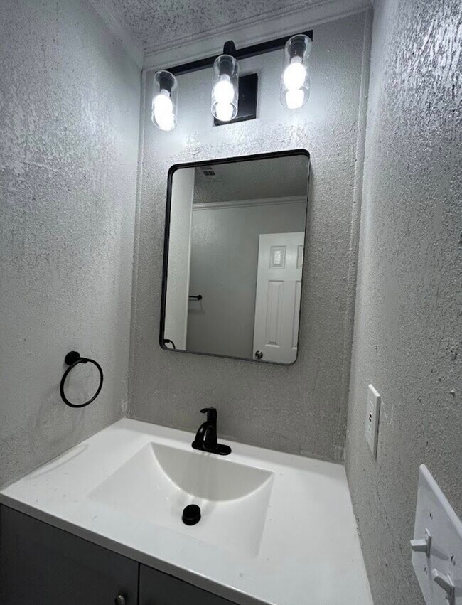 Photo - 278 Alexandria St