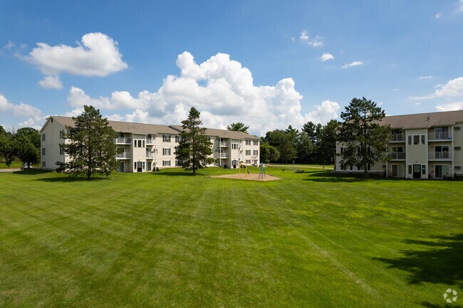 Stoughton Estates Apartments