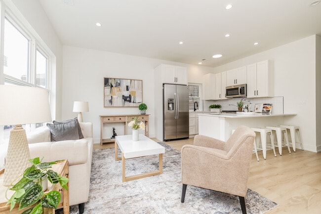 Photo - 1830 S Peoria St