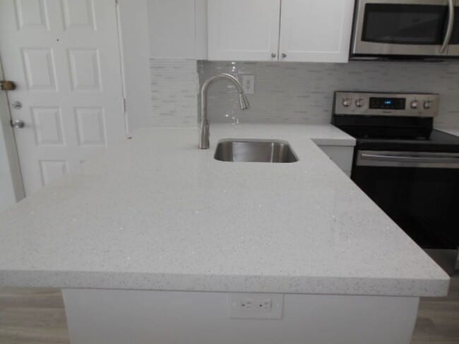 Photo - ONE BEDROOM ONE BATHROOM! WATERFRONT COMMUNITY! Unit 13