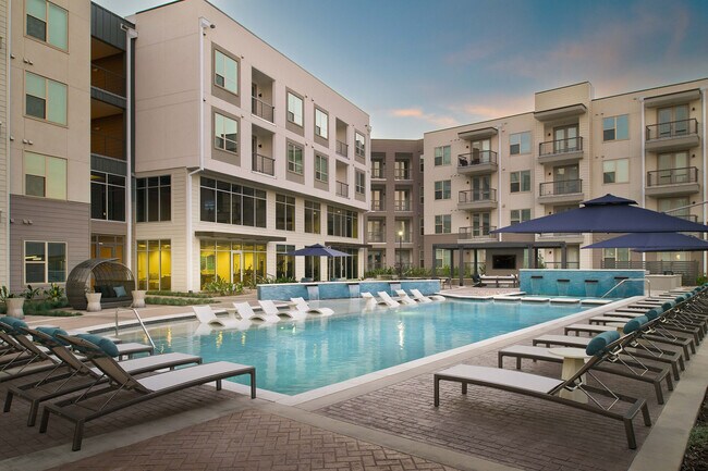 Photo - Caroline Eastside