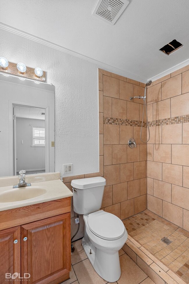 Photo - 7062 Winburn Dr