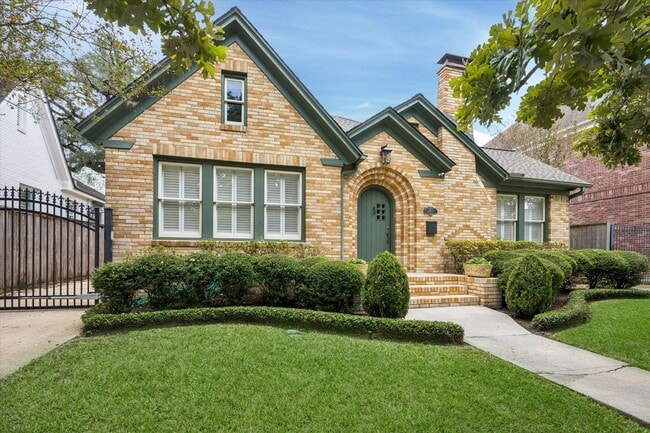 Building Photo - 2807 Lafayette St