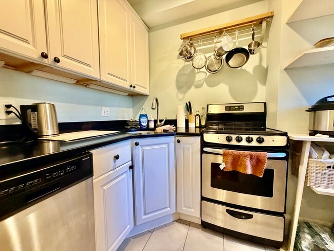 Photo - 354 Beacon St Unit 2