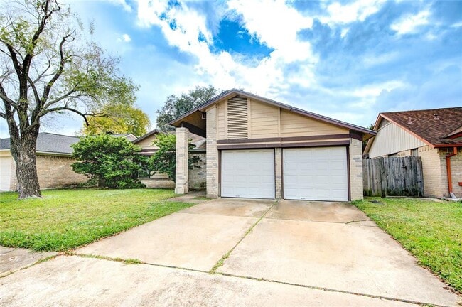 Building Photo - 12023 Plumbrook Dr Rental