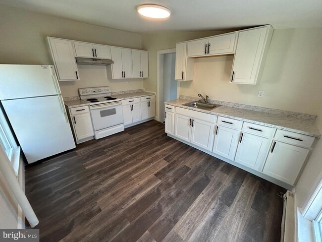 Photo - 35 N Hartley St