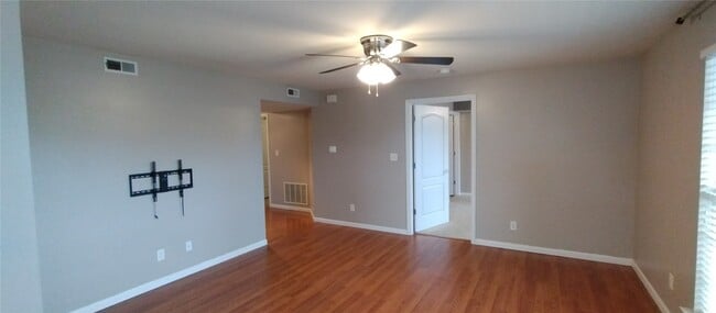Photo - 6124 Welsh Dr
