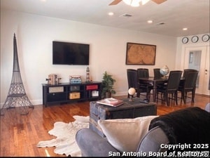 Photo - 257 Wellesley Blvd