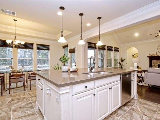 9001 Villa Norte Dr