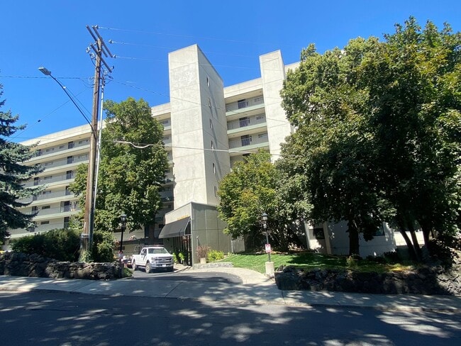 Building Photo - Class and Style! 3 Bed, 2 Bath South Hill ... Rental