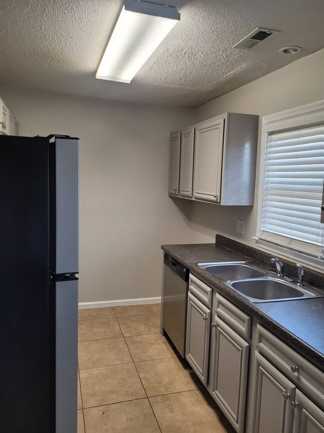 Photo - Haymont Area -2 Bedroom Town home for rent!