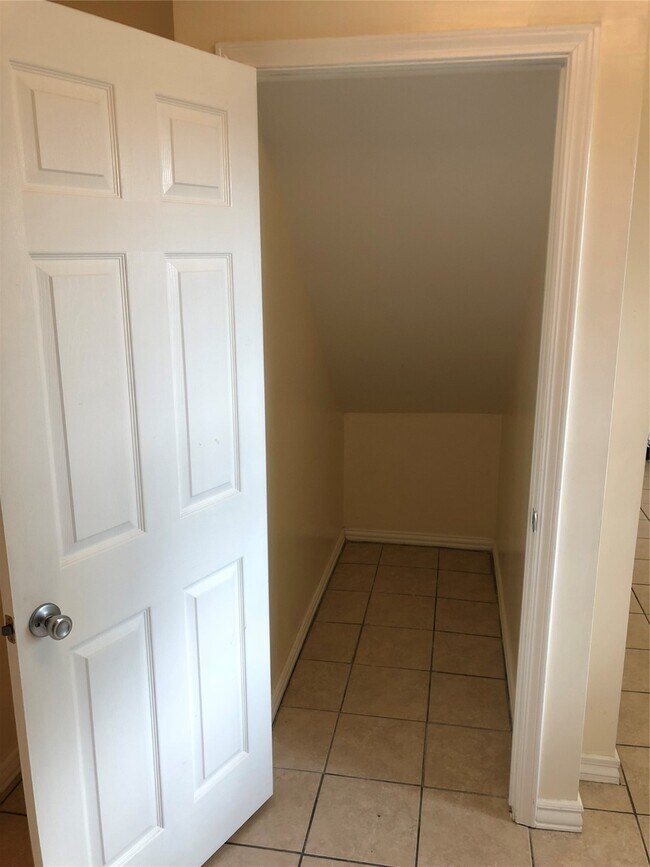 Photo - 4927 Leeland St