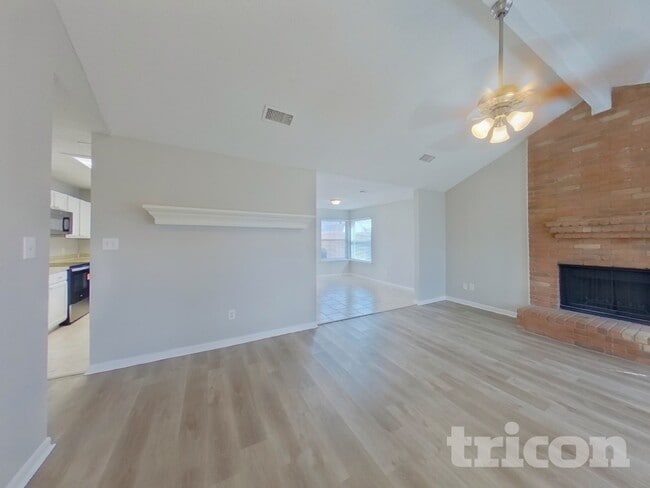 Photo - 2674 Steppington St