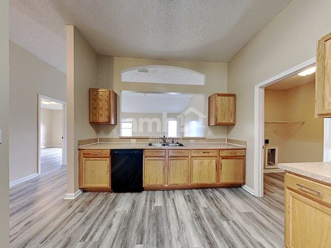 Photo - 2793 Crumplehorn Ln