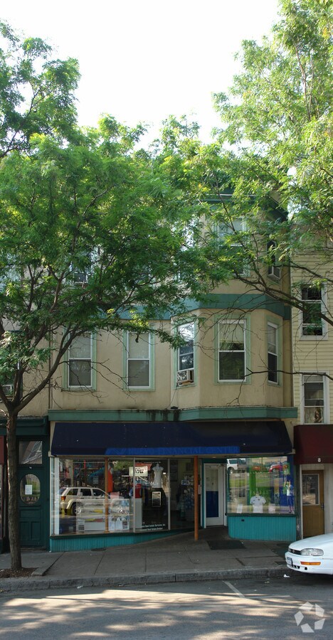 Photo - 76 Beekman Ave