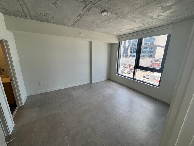 Photo - 242 NW 32nd St Unidad A1