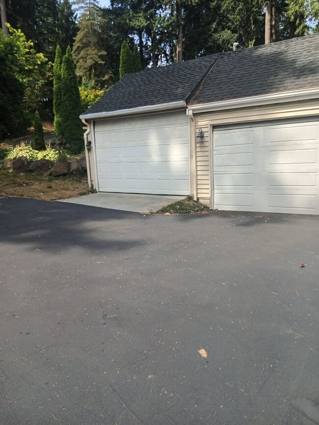 Photo - 14905 Cascadian Way