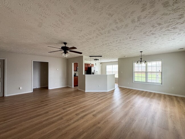 Photo - Lovely 3 Bed 2 Bath Fayetteville Home with Fenced Yard