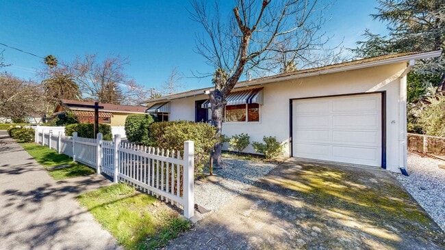 Photo - Delightful 2 Bedroom 1 Bath Unit with 1 Car Garage