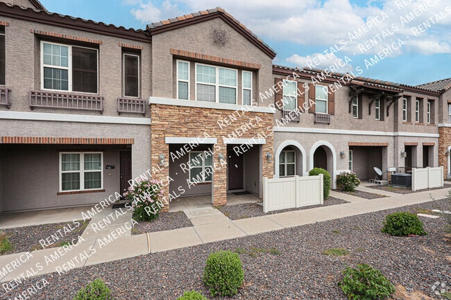 Building Photo - 2353 E Huntington Dr Rental