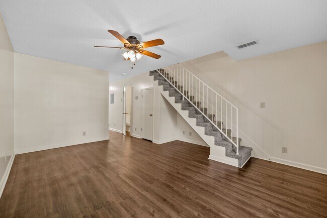 Photo - Forbes Avenue-248 Unidad 248A