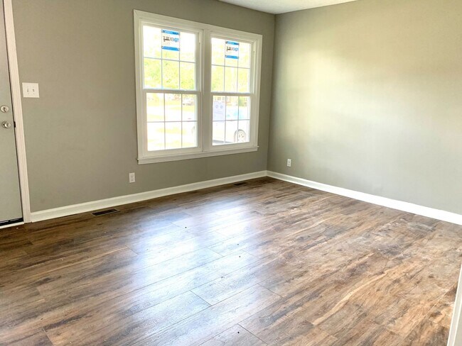 Photo - 512 Kellia Dr